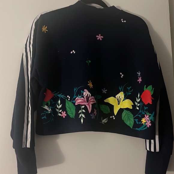 Adidas crop top - Picture 2 of 7